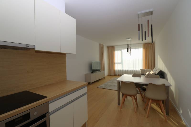 kuchyňa s jedálenským kútom